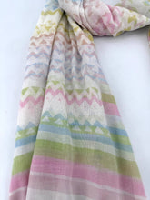 Carica l'immagine nel visualizzatore di Gallery, Sciarpa stola righe multicolor