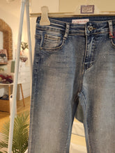 Carica l'immagine nel visualizzatore di Gallery, Jeans strass