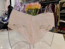 Carica l'immagine nel visualizzatore di Gallery, Shorty pizzo elastico