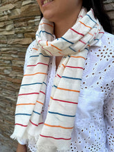 Carica l'immagine nel visualizzatore di Gallery, Sciarpa leggera righe colorate

