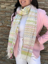 Carica l'immagine nel visualizzatore di Gallery, Sciarpa stola righe multicolor
