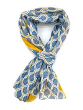 Carica l'immagine nel visualizzatore di Gallery, Sciarpa foulard foglie azzurre
