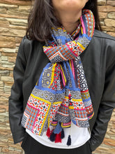 Carica l'immagine nel visualizzatore di Gallery, Sciarpa foulard Etno

