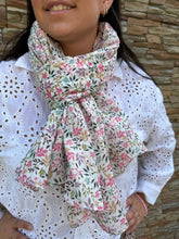 Carica l'immagine nel visualizzatore di Gallery, Sciarpa foulard Flora

