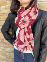 Carica l'immagine nel visualizzatore di Gallery, Sciarpa foulard Daisy
