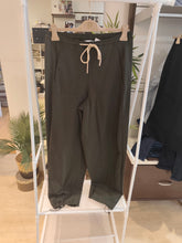 Carica l'immagine nel visualizzatore di Gallery, Pantalone cargo
