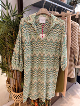 Carica l'immagine nel visualizzatore di Gallery, Abito fantasia chevron
