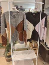 Carica l'immagine nel visualizzatore di Gallery, Maglione Argyle
