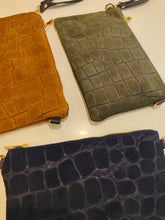 Carica l'immagine nel visualizzatore di Gallery, Pochette effetto cocco
