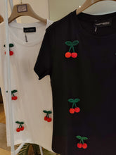 Carica l'immagine nel visualizzatore di Gallery, Maglia ciliegie
