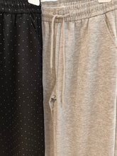 Carica l'immagine nel visualizzatore di Gallery, Pantaloni jogger strass

