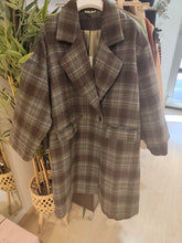 Carica l'immagine nel visualizzatore di Gallery, Cappotto tartan
