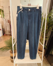 Carica l'immagine nel visualizzatore di Gallery, Jeans leggero carota
