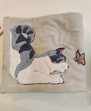 Carica l&#39;immagine nel visualizzatore di Gallery, Plaid gatto e farfalla

