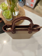 Carica l'immagine nel visualizzatore di Gallery, Borsa Sacher
