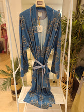 Carica l'immagine nel visualizzatore di Gallery, Vestaglia Kimono Namaste
