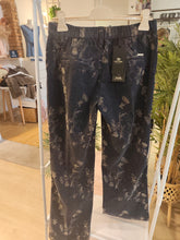 Carica l'immagine nel visualizzatore di Gallery, Pantaloni damascati
