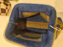 Carica l'immagine nel visualizzatore di Gallery, Pochette fantasia peluche

