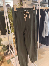 Carica l'immagine nel visualizzatore di Gallery, Pantalone cargo
