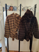 Carica l&#39;immagine nel visualizzatore di Gallery, Pelliccia Penelope
