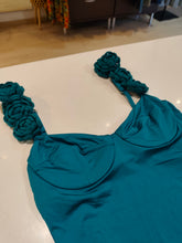 Carica l'immagine nel visualizzatore di Gallery, Intero Crochet

