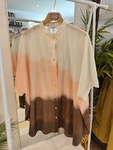 Carica l'immagine nel visualizzatore di Gallery, Blusa over degradè
