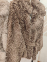 Carica l&#39;immagine nel visualizzatore di Gallery, Pelliccia Sandra
