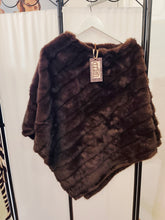 Carica l&#39;immagine nel visualizzatore di Gallery, Poncho Reichenbach
