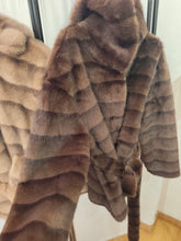 Carica l&#39;immagine nel visualizzatore di Gallery, Pelliccia Penelope
