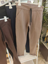 Carica l'immagine nel visualizzatore di Gallery, Pantalone cotone felpati
