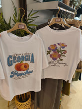 Carica l'immagine nel visualizzatore di Gallery, T-shirt stampa
