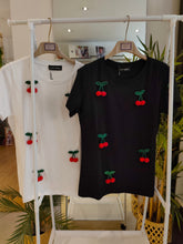 Carica l'immagine nel visualizzatore di Gallery, Maglia ciliegie
