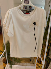 Carica l'immagine nel visualizzatore di Gallery, T-shirt fiore
