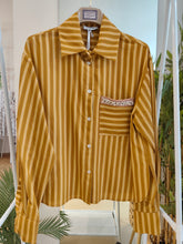 Carica l'immagine nel visualizzatore di Gallery, Camicia righe e strass
