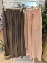 Carica l'immagine nel visualizzatore di Gallery, Pantaloni organza
